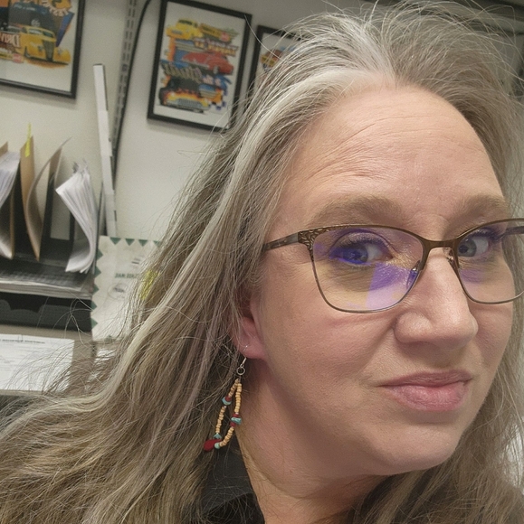 Meet your Posher, Lynda - Picture 2 of 12